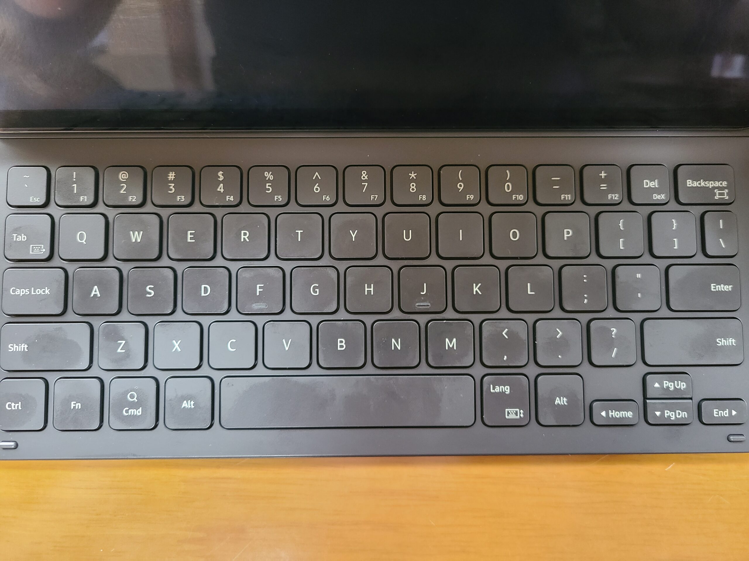 Galaxy Tab S9 でキーボードの印字と入力される記号がズレる問題 Galaxy Tab S9 でキーボードの印字と入力される記号がズレる問題
